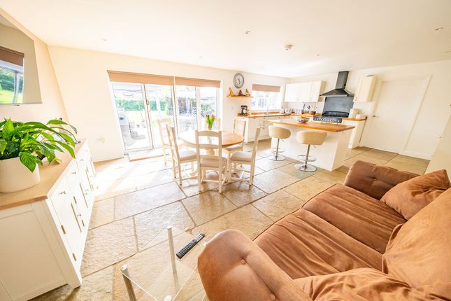 210, Havant Road, Hayling Island photo 2