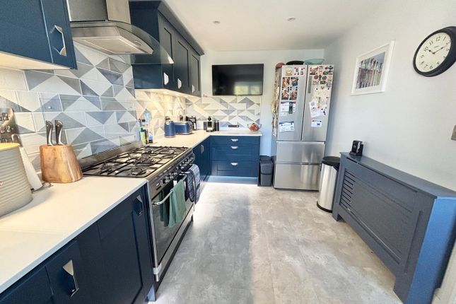 20, Northcliffe, Bexhill on Sea photo 3