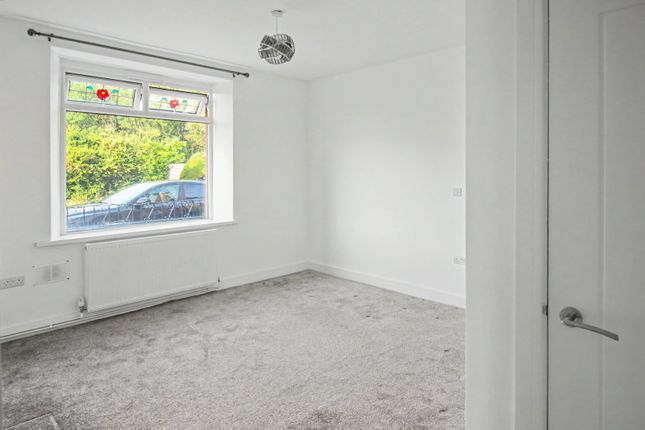 13, Dynea Road, Pontypridd photo 3