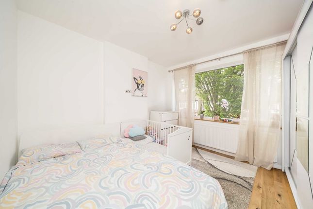 9, Fieldend Road, London photo 4