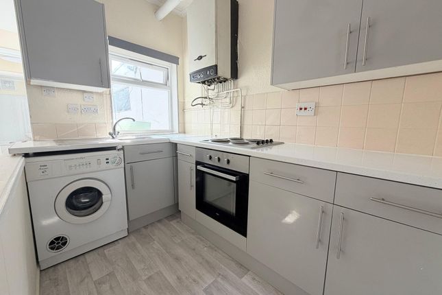 19 Stanley Road, Gloucester photo 3