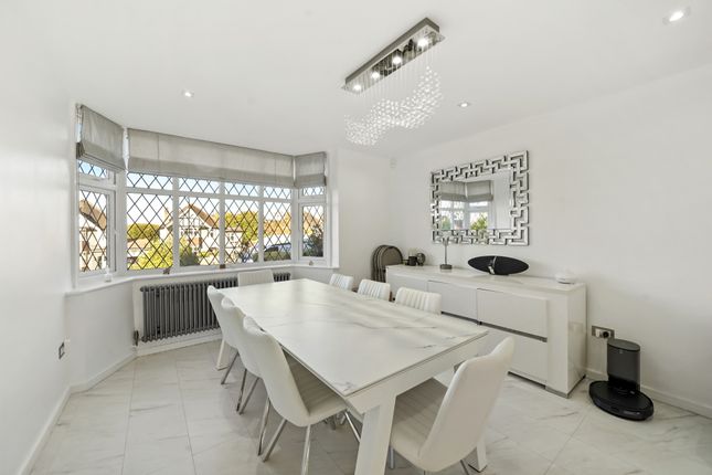 6, Croham Close, South Croydon photo 4
