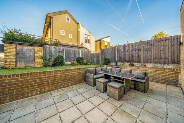 Flat 1, 5A, Firs Close, London photo 4