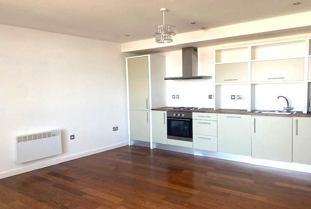 Flat to rent in Old Hall Street, Liverpool