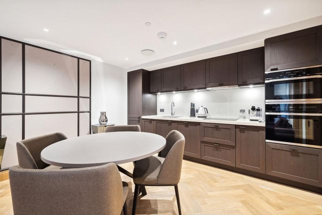 Flat 4, Cumberland Mansions, George Street, London photo 3