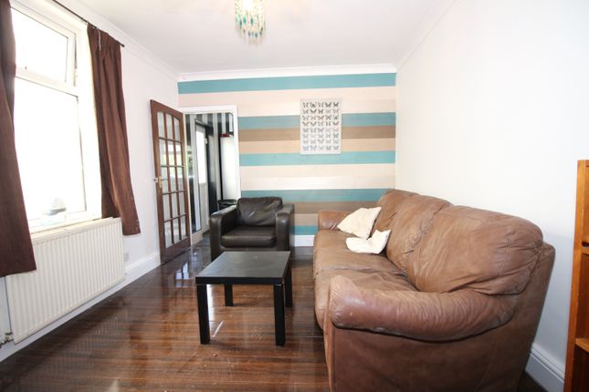 4-bed terraced on 8, Tewkesbury Street, Cardiff, £2,140/mo