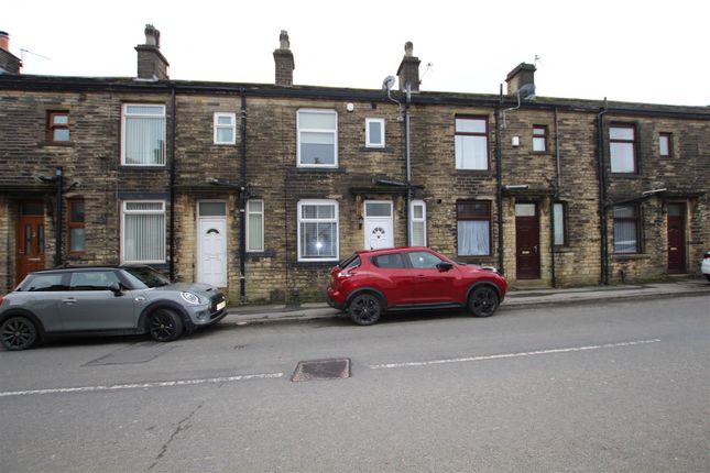 Terraced house to rent in Thornton Road, Queensbury, Bradford