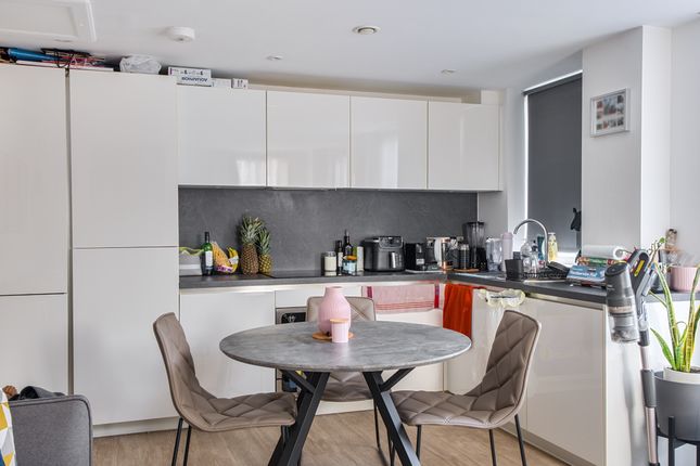 Flat 1, 9 The Street, Ashtead photo 4