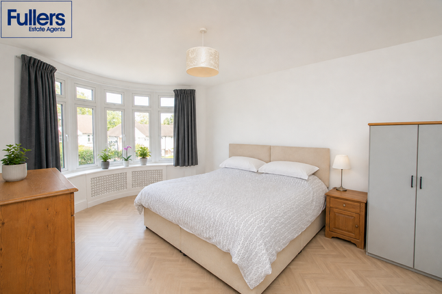 2, The Spinney, Winchmore Hill photo 4