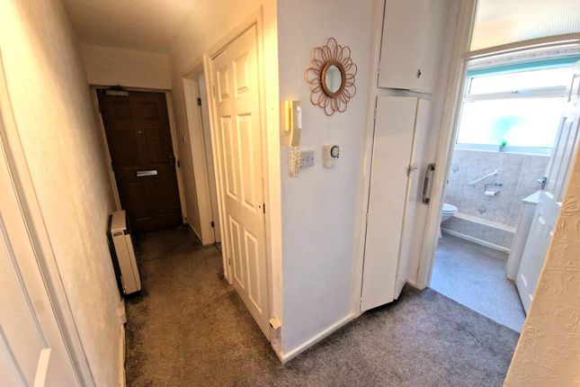 Flat 14, Anton Court, Tyn-Y-Pwll Road, Cardiff photo 3