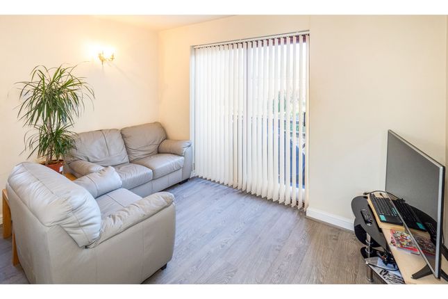 Alexandra Court, Warwickshire photo 2