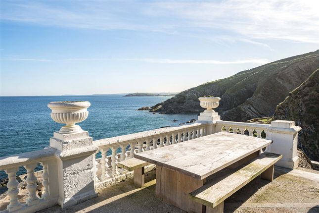 King Arthur, Lewinnick Cove House,, Esplanade Road, Cornwall photo 4