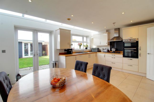 123, Dixons Hill Road, Welham Green photo 2