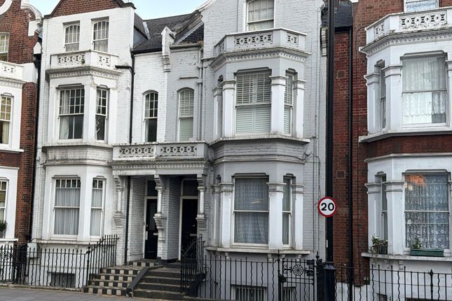 Flat B, London photo 2