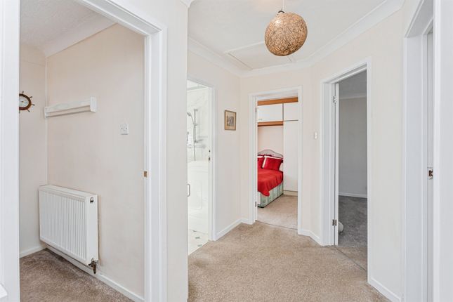 17, Meadow Lane, Burgess Hill photo 2