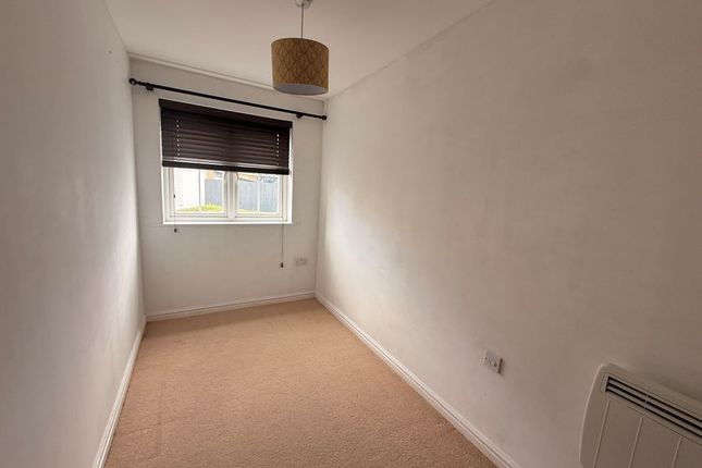 10, Village Drive, Swansea photo 5