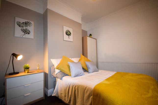 Spacious Double Rooms Available | Prime Location Â€“ Wakefield City Centre