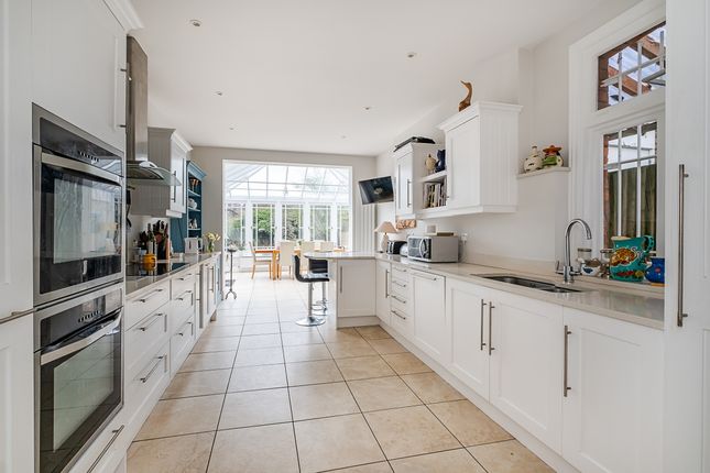 9, Larpent Avenue, London - Wandsworth photo 2