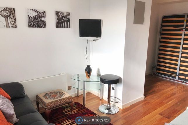 Studio flat on West Point, Wellington Street, Leeds, £750/mo