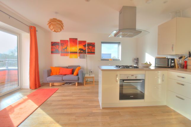 2 bed flat for sale in Mansfield Park Street, Southampton SO18