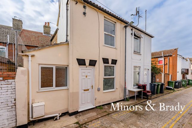 Thumbnail Semi-detached house to rent in Nelson Road Central, Great Yarmouth