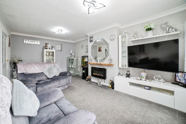 23, Kirton Close, Nottinghamshire photo 3