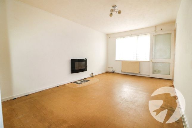17, Wyatt Road, Dartford photo 2