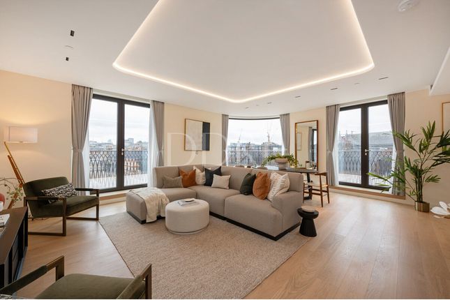 Penthouse to rent in Marylebone Square, London