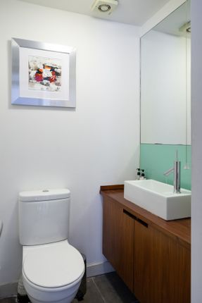 Flat for sale in Clarges Street, London, 7