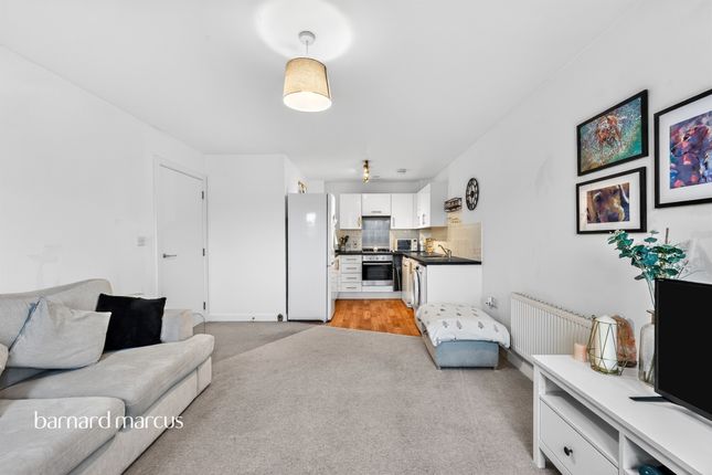 23, Blake Court, Longland Place, Epsom photo 3