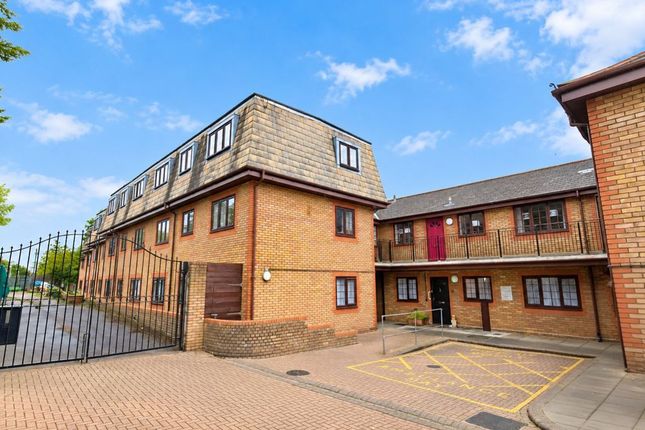 2-bed house on Footscray Road, London, £150,000