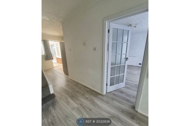 Bromycroft Road, Slough photo 4