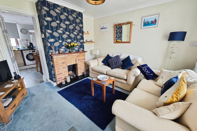 1 Hilltop Cottages,, High Street, Freshwater photo 2