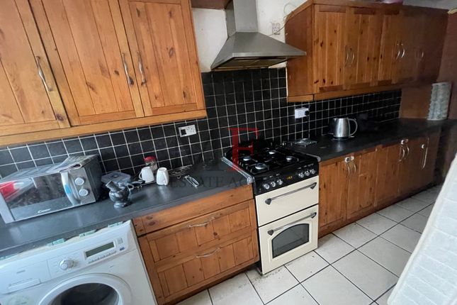 Thumbnail Terraced house to rent in Waye Ave, Hounslow