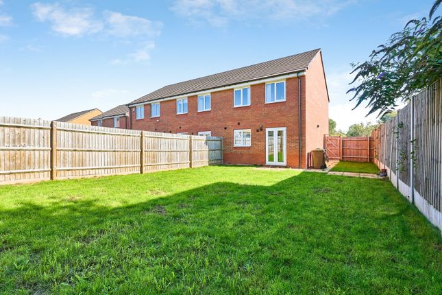 16, Brass Grove, West Midlands photo 4