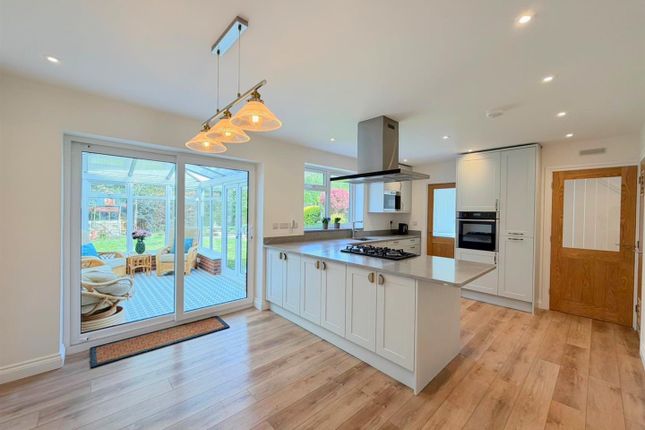 30, Hollies Way, Leicester photo 2