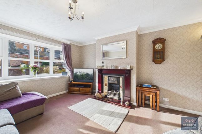 18, Lawns Avenue, Wigan photo 2