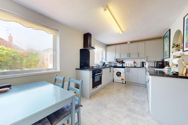 17, Heol Cattwg, Cardiff photo 4