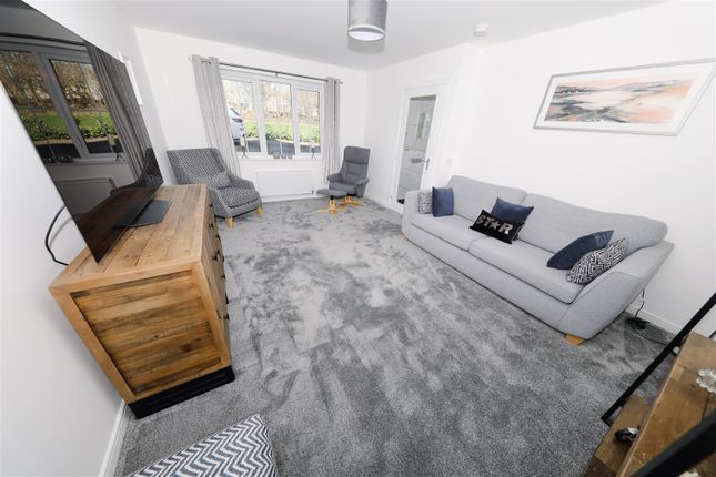 18, Laid Crescent, Glenrothes photo 2