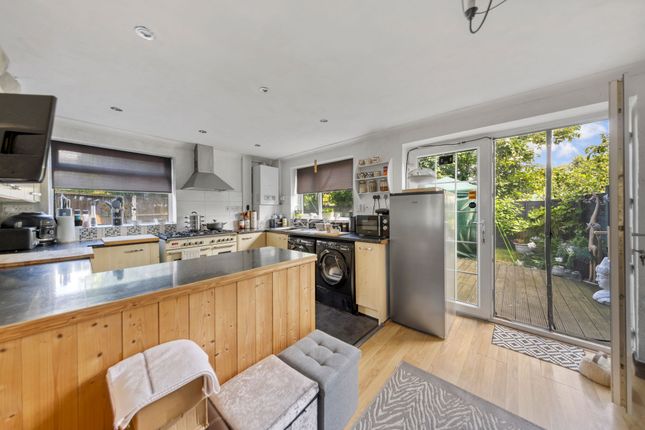 11 Roby Grove, Warrington photo 4