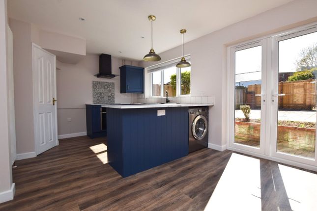 11, Draycott Close, Exeter photo 4