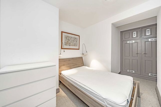 Pembridge Villas, London photo 3