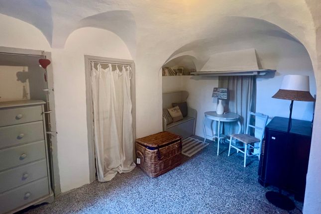 Town house for sale in Via Fiume 10, Apricale, Imperia, Liguria, Italy