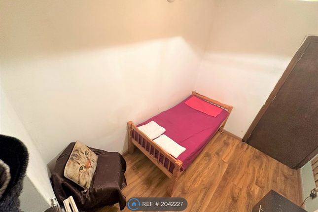 Room to rent in Fairfield Crescent, Edgware