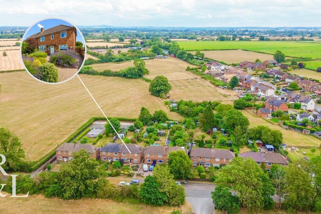 22, Quarry Lane, Swadlincote photo 2