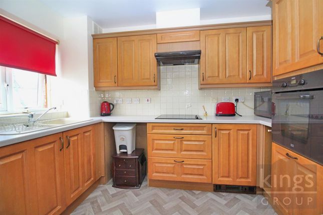 Flat for sale in Deercote Court, Glen Luce, Turners Hill, Cheshunt, Waltham Cross