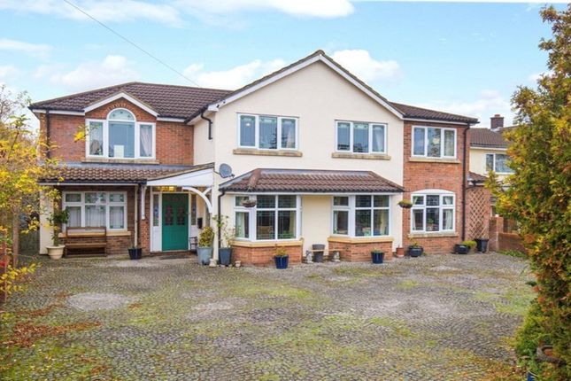 Thumbnail Detached house to rent in Wymondley Road, Hitchin