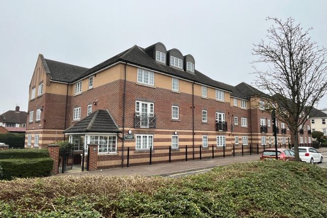 18 Betjeman Court, Cockfosters Road, Herts. photo 3