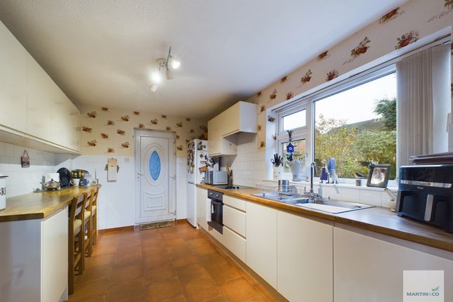 8, Woodlands Grove, Nottingham photo 3