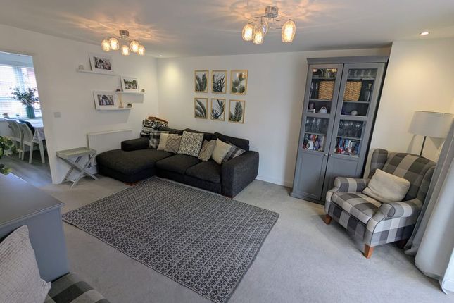 2 Hedgehog Road, Rogerstone, Newport photo 4